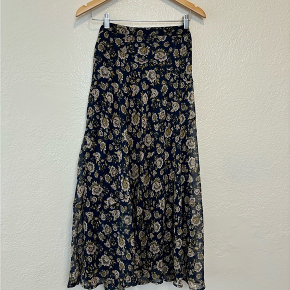 American Eagle Navy Floral Chiffon Fit and Flare Skirt XXL - Picture 2 of 11